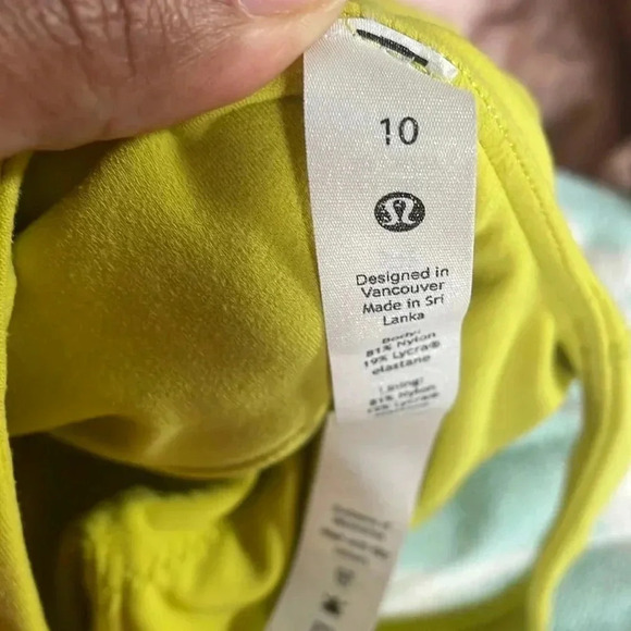 Lululemon Aling cropped tank top size 10 - Picture 10 of 10